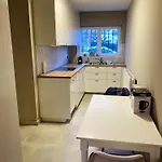 Дом отдыха Domein 15 De Haan Nieuwmunster, 4-bedroom House For Up To 6 People, Between Wenduine, 1 Km, And De Haan, 2 Km, 500 Meters From The Beach,15 Min From Bruges, Ostend And Knokke, Fenced Garden, Bed Linen And Towels Provided, Pet Allowed, On Dema *