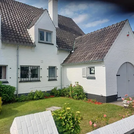 Domein 15 De Haan Nieuwmunster, 4-bedroom House For Up To 6 People, Between Wenduine, 1 Km, And De Haan, 2 Km, 500 Meters From The Beach,15 Min From Bruges, Ostend And Knokke, Fenced Garden, Bed Linen And Towels Provided, Pet Allowed, On Dema Dom wakacyjny Zuienkerke