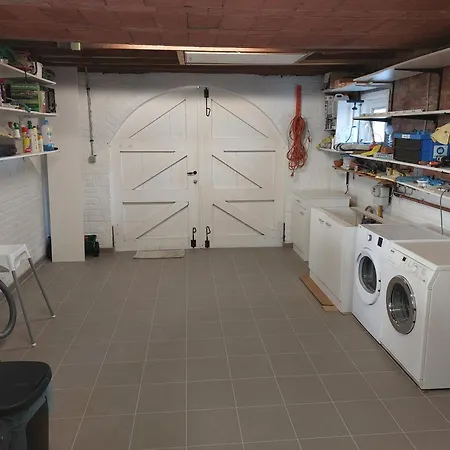 Domein 15 De Haan Nieuwmunster, 4-bedroom House For Up To 6 People, Between Wenduine, 1 Km, And De Haan, 2 Km, 500 Meters From The Beach,15 Min From Bruges, Ostend And Knokke, Fenced Garden, Bed Linen And Towels Provided, Pet Allowed, On Dema *