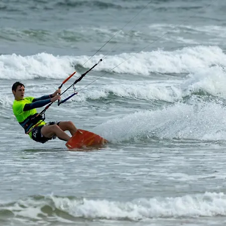 Domein 15 De Haan Nieuwmunster, 4-bedroom House For Up To 6 People, Between Wenduine, 1 Km, And De Haan, 2 Km, 500 Meters From The Beach,15 Min From Bruges, Ostend And Knokke, Fenced Garden, Bed Linen And Towels Provided, Pet Allowed, On Dema Dom wakacyjny *