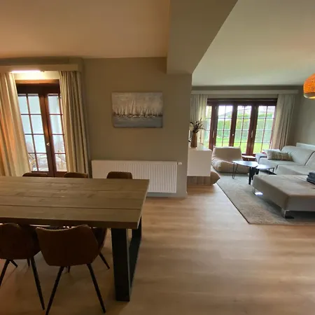 Domein 15 De Haan Nieuwmunster, 4-bedroom House For Up To 6 People, Between Wenduine, 1 Km, And De Haan, 2 Km, 500 Meters From The Beach,15 Min From Bruges, Ostend And Knokke, Fenced Garden, Bed Linen And Towels Provided, Pet Allowed, On Dema Ferienhaus Zuienkerke