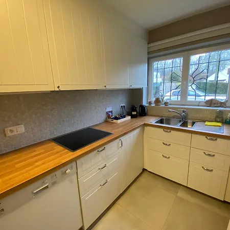 Hébergement de vacances Domein 15 De Haan Nieuwmunster, 4-bedroom House For Up To 6 People, Between Wenduine, 1 Km, And De Haan, 2 Km, 500 Meters From The Beach,15 Min From Bruges, Ostend And Knokke, Fenced Garden, Bed Linen And Towels Provided, Pet Allowed, On Dema