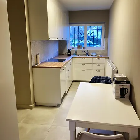 Dom wakacyjny Domein 15 De Haan Nieuwmunster, 4-bedroom House For Up To 6 People, Between Wenduine, 1 Km, And De Haan, 2 Km, 500 Meters From The Beach,15 Min From Bruges, Ostend And Knokke, Fenced Garden, Bed Linen And Towels Provided, Pet Allowed, On Dema *