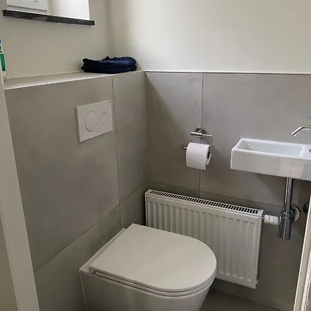 Domein 15 De Haan Nieuwmunster, 4-bedroom House For Up To 6 People, Between Wenduine, 1 Km, And De Haan, 2 Km, 500 Meters From The Beach,15 Min From Bruges, Ostend And Knokke, Fenced Garden, Bed Linen And Towels Provided, Pet Allowed, On Dema * Zuienkerke