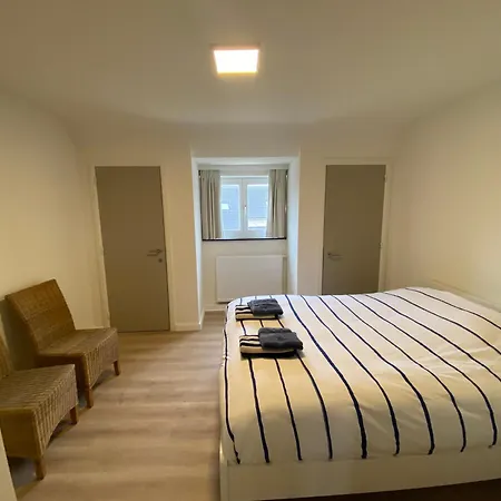 Domein 15 De Haan Nieuwmunster, 4-bedroom House For Up To 6 People, Between Wenduine, 1 Km, And De Haan, 2 Km, 500 Meters From The Beach,15 Min From Bruges, Ostend And Knokke, Fenced Garden, Bed Linen And Towels Provided, Pet Allowed, On Dema * Zuienkerke