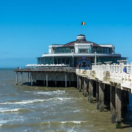 Domein 15 De Haan Nieuwmunster, 4-bedroom House For Up To 6 People, Between Wenduine, 1 Km, And De Haan, 2 Km, 500 Meters From The Beach,15 Min From Bruges, Ostend And Knokke, Fenced Garden, Bed Linen And Towels Provided, Pet Allowed, On Dema Zuienkerke