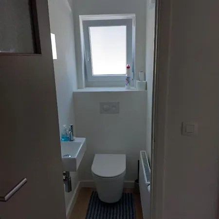 Domein 15 De Haan Nieuwmunster, 4-bedroom House For Up To 6 People, Between Wenduine, 1 Km, And De Haan, 2 Km, 500 Meters From The Beach,15 Min From Bruges, Ostend And Knokke, Fenced Garden, Bed Linen And Towels Provided, Pet Allowed, On Dema