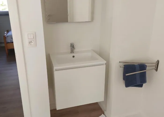 Domein 15 De Haan Nieuwmunster, 4-bedroom House For Up To 6 People, Between Wenduine, 1 Km, And De Haan, 2 Km, 500 Meters From The Beach,15 Min From Bruges, Ostend And Knokke, Fenced Garden, Bed Linen And Towels Provided, Pet Allowed, On Dema بيت للعطل Zuienkerke