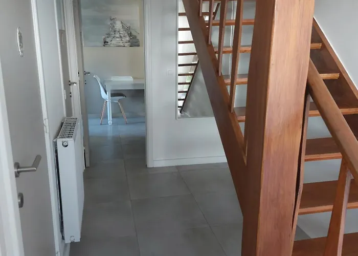 بيت للعطل Domein 15 De Haan Nieuwmunster, 4-bedroom House For Up To 6 People, Between Wenduine, 1 Km, And De Haan, 2 Km, 500 Meters From The Beach,15 Min From Bruges, Ostend And Knokke, Fenced Garden, Bed Linen And Towels Provided, Pet Allowed, On Dema