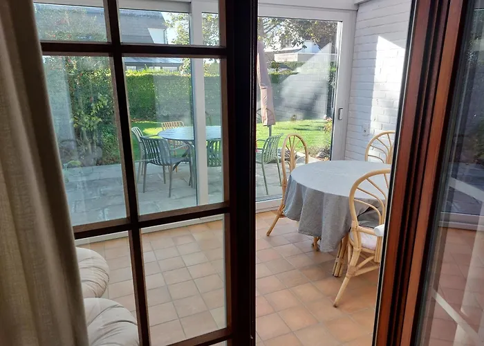 Domein 15 De Haan Nieuwmunster, 4-bedroom House For Up To 6 People, Between Wenduine, 1 Km, And De Haan, 2 Km, 500 Meters From The Beach,15 Min From Bruges, Ostend And Knokke, Fenced Garden, Bed Linen And Towels Provided, Pet Allowed, On Dema * Zuienkerke