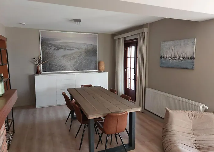 Domein 15 De Haan Nieuwmunster, 4-bedroom House For Up To 6 People, Between Wenduine, 1 Km, And De Haan, 2 Km, 500 Meters From The Beach,15 Min From Bruges, Ostend And Knokke, Fenced Garden, Bed Linen And Towels Provided, Pet Allowed, On Dema بيت للعطل