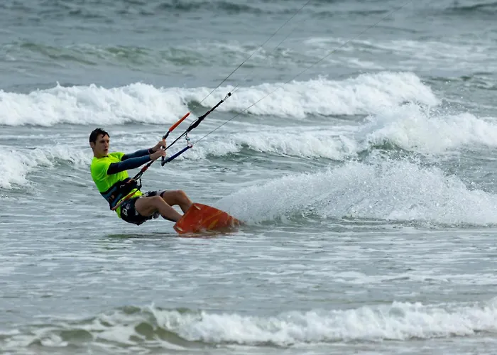Domein 15 De Haan Nieuwmunster, 4-bedroom House For Up To 6 People, Between Wenduine, 1 Km, And De Haan, 2 Km, 500 Meters From The Beach,15 Min From Bruges, Ostend And Knokke, Fenced Garden, Bed Linen And Towels Provided, Pet Allowed, On Dema بيت للعطل *