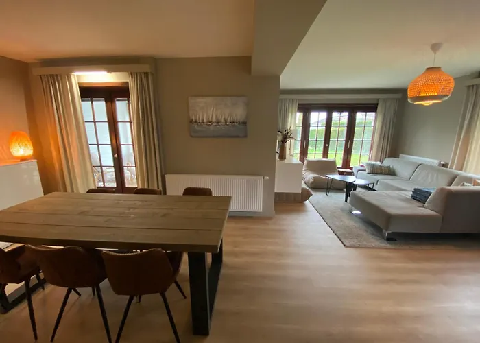 Domein 15 De Haan Nieuwmunster, 4-bedroom House For Up To 6 People, Between Wenduine, 1 Km, And De Haan, 2 Km, 500 Meters From The Beach,15 Min From Bruges, Ostend And Knokke, Fenced Garden, Bed Linen And Towels Provided, Pet Allowed, On Dema بيت للعطل Zuienkerke