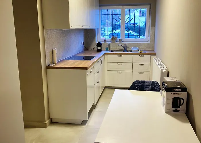 بيت للعطل Domein 15 De Haan Nieuwmunster, 4-bedroom House For Up To 6 People, Between Wenduine, 1 Km, And De Haan, 2 Km, 500 Meters From The Beach,15 Min From Bruges, Ostend And Knokke, Fenced Garden, Bed Linen And Towels Provided, Pet Allowed, On Dema *