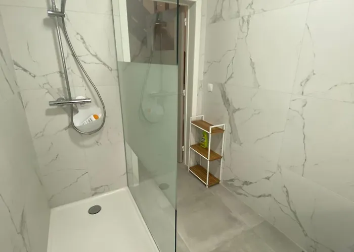 Domein 15 De Haan Nieuwmunster, 4-bedroom House For Up To 6 People, Between Wenduine, 1 Km, And De Haan, 2 Km, 500 Meters From The Beach,15 Min From Bruges, Ostend And Knokke, Fenced Garden, Bed Linen And Towels Provided, Pet Allowed, On Dema بيت للعطل