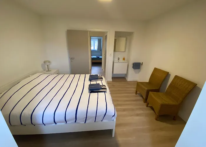 Domein 15 De Haan Nieuwmunster, 4-bedroom House For Up To 6 People, Between Wenduine, 1 Km, And De Haan, 2 Km, 500 Meters From The Beach,15 Min From Bruges, Ostend And Knokke, Fenced Garden, Bed Linen And Towels Provided, Pet Allowed, On Dema