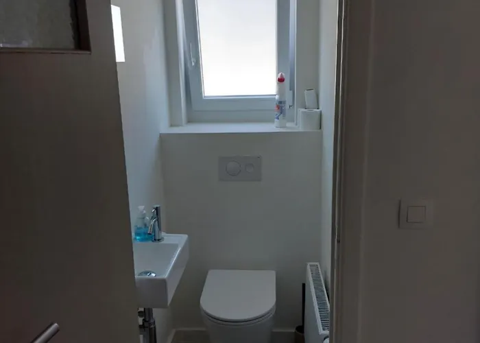 Domein 15 De Haan Nieuwmunster, 4-bedroom House For Up To 6 People, Between Wenduine, 1 Km, And De Haan, 2 Km, 500 Meters From The Beach,15 Min From Bruges, Ostend And Knokke, Fenced Garden, Bed Linen And Towels Provided, Pet Allowed, On Dema